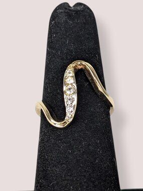 Vintage 18KHGE White Rhinestone Swoop Ring